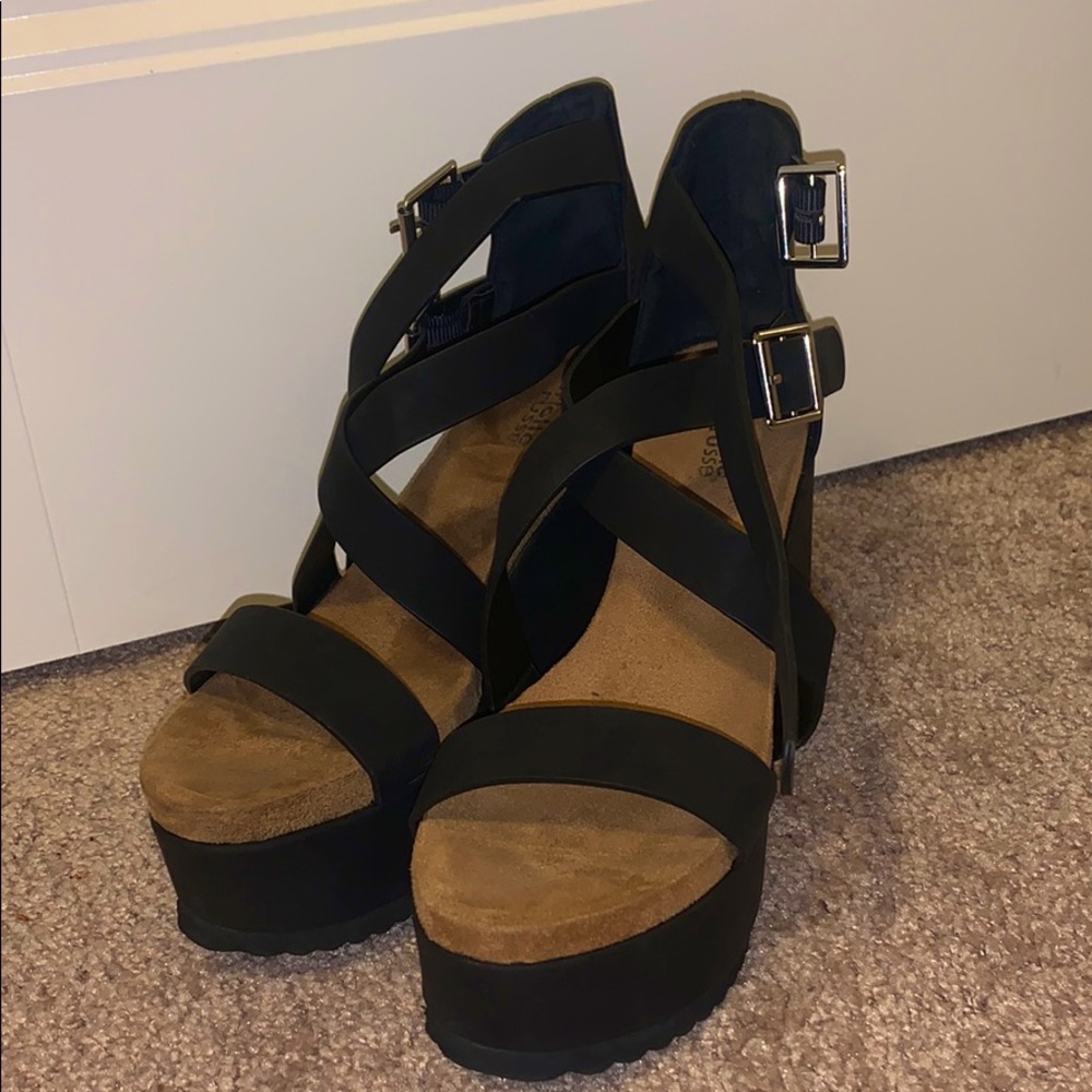 Black wedge heels